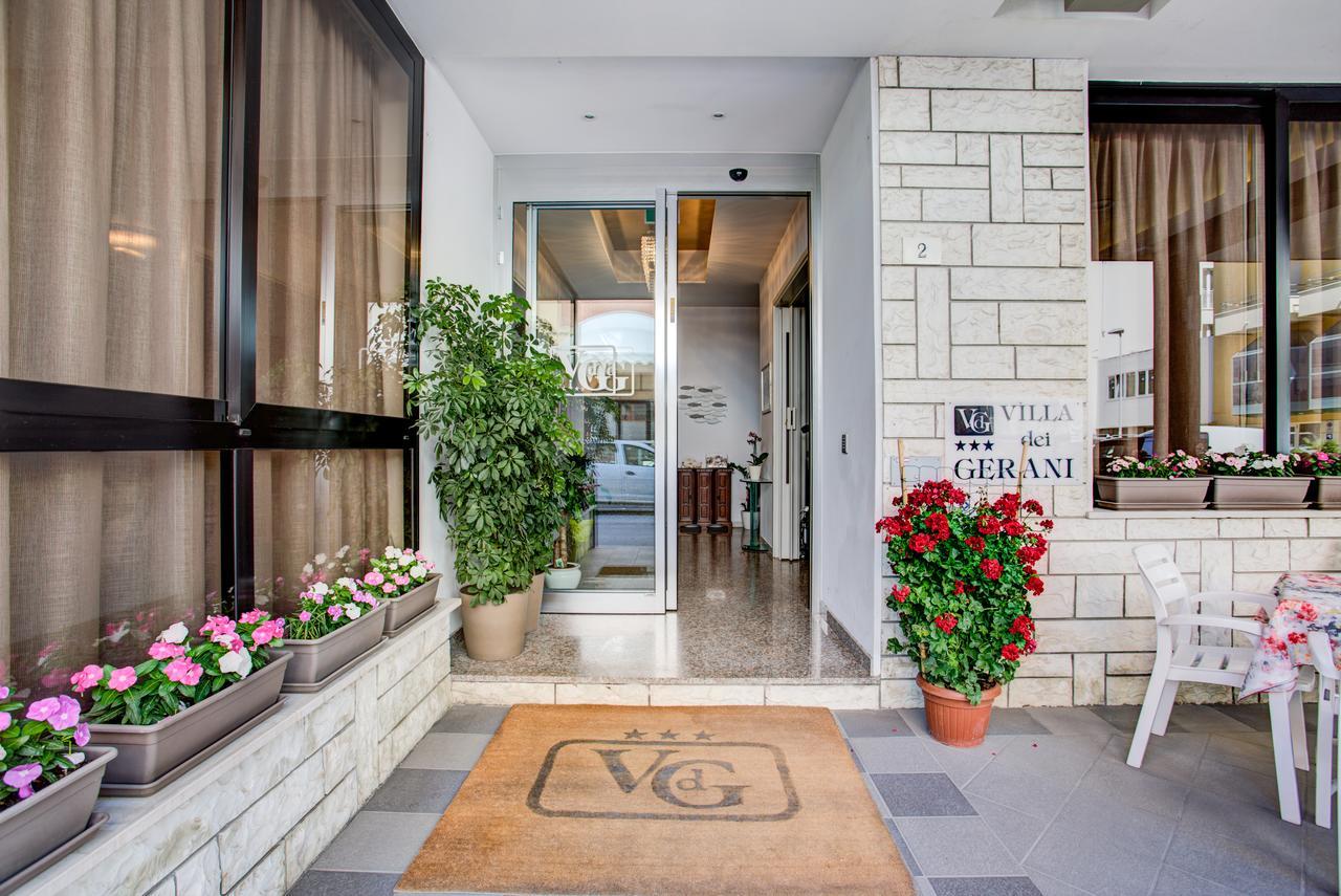 Hotel Villa Dei Gerani Rimini Bagian luar foto