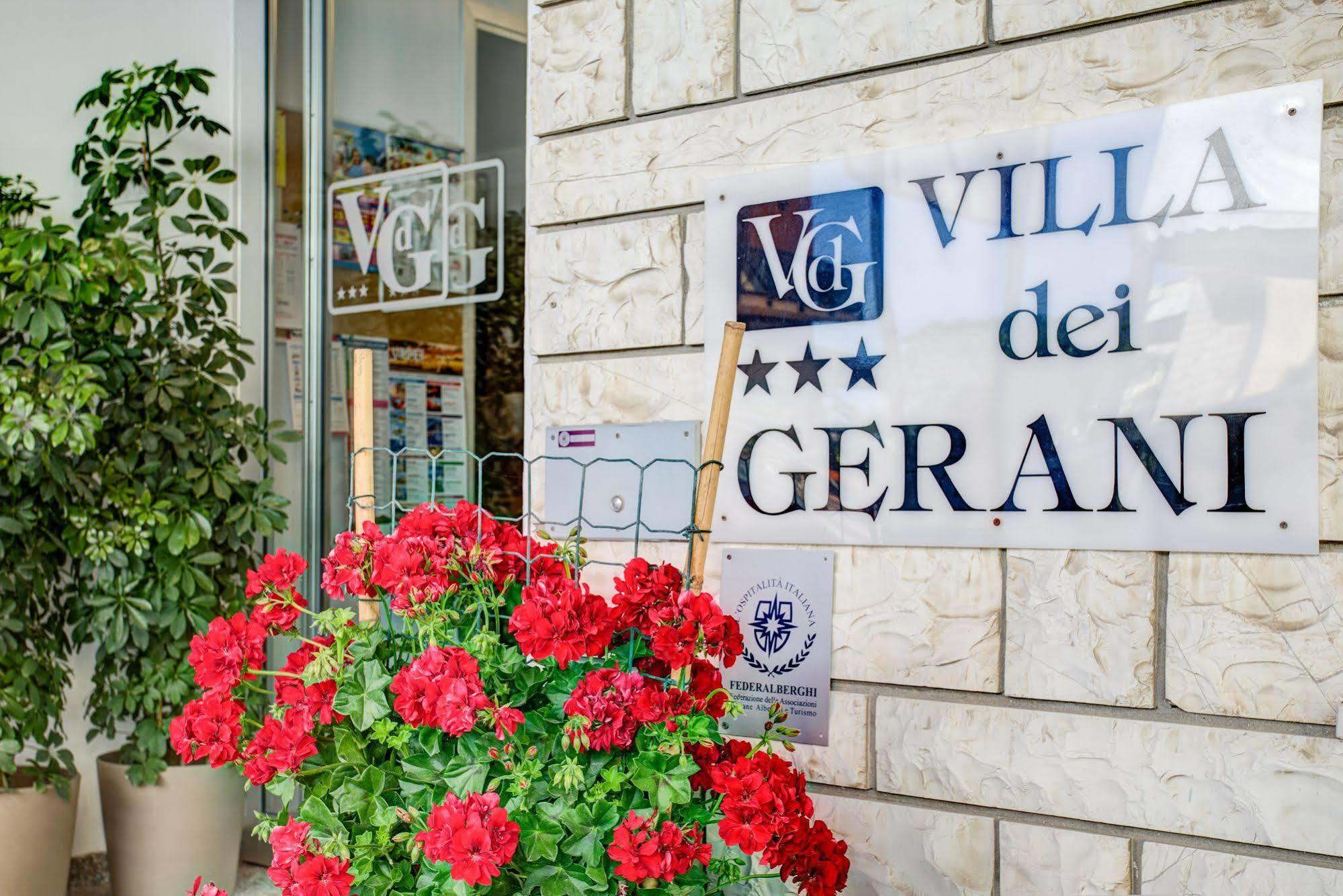 Hotel Villa Dei Gerani Rimini Bagian luar foto