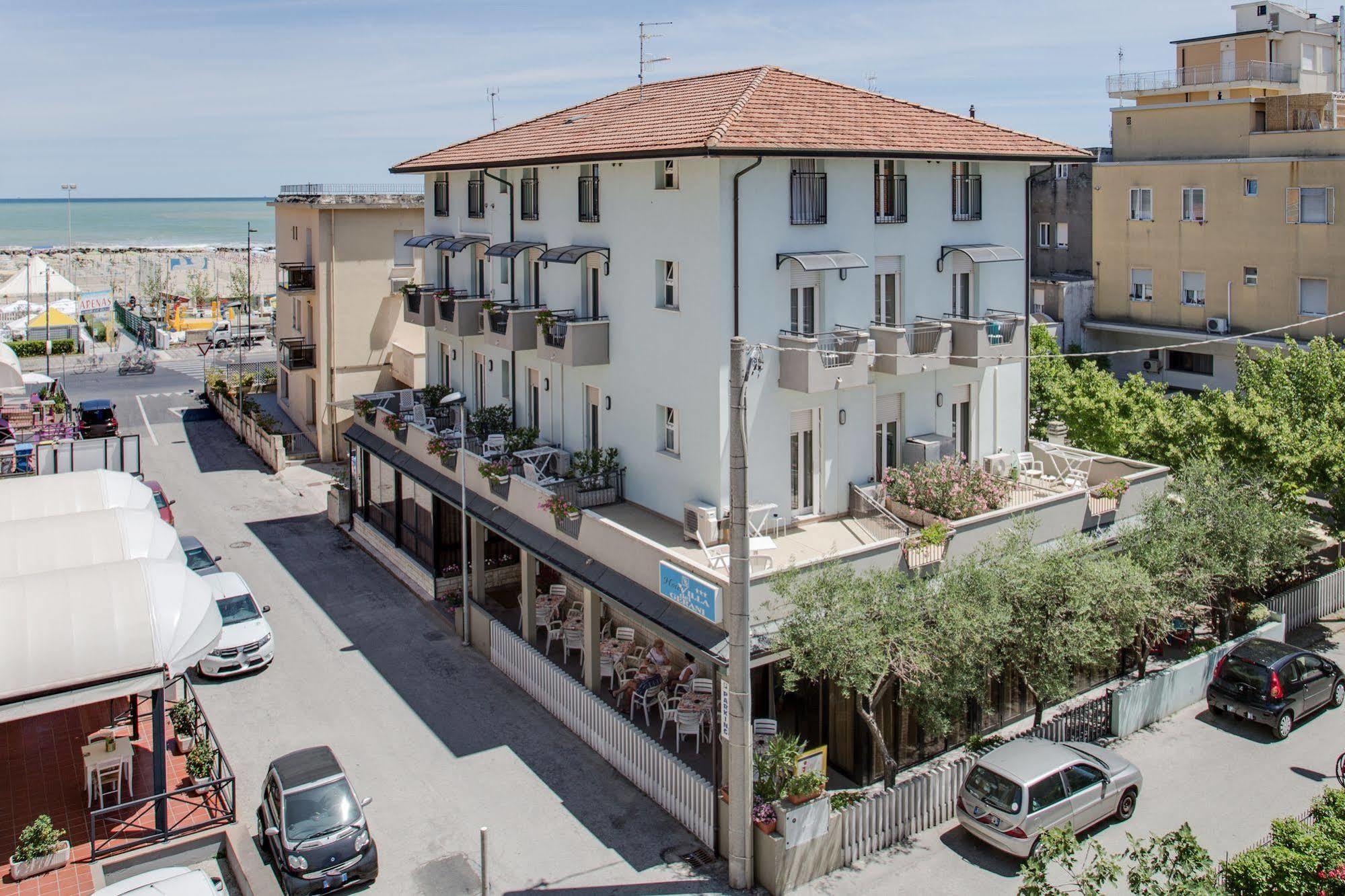 Hotel Villa Dei Gerani Rimini Bagian luar foto