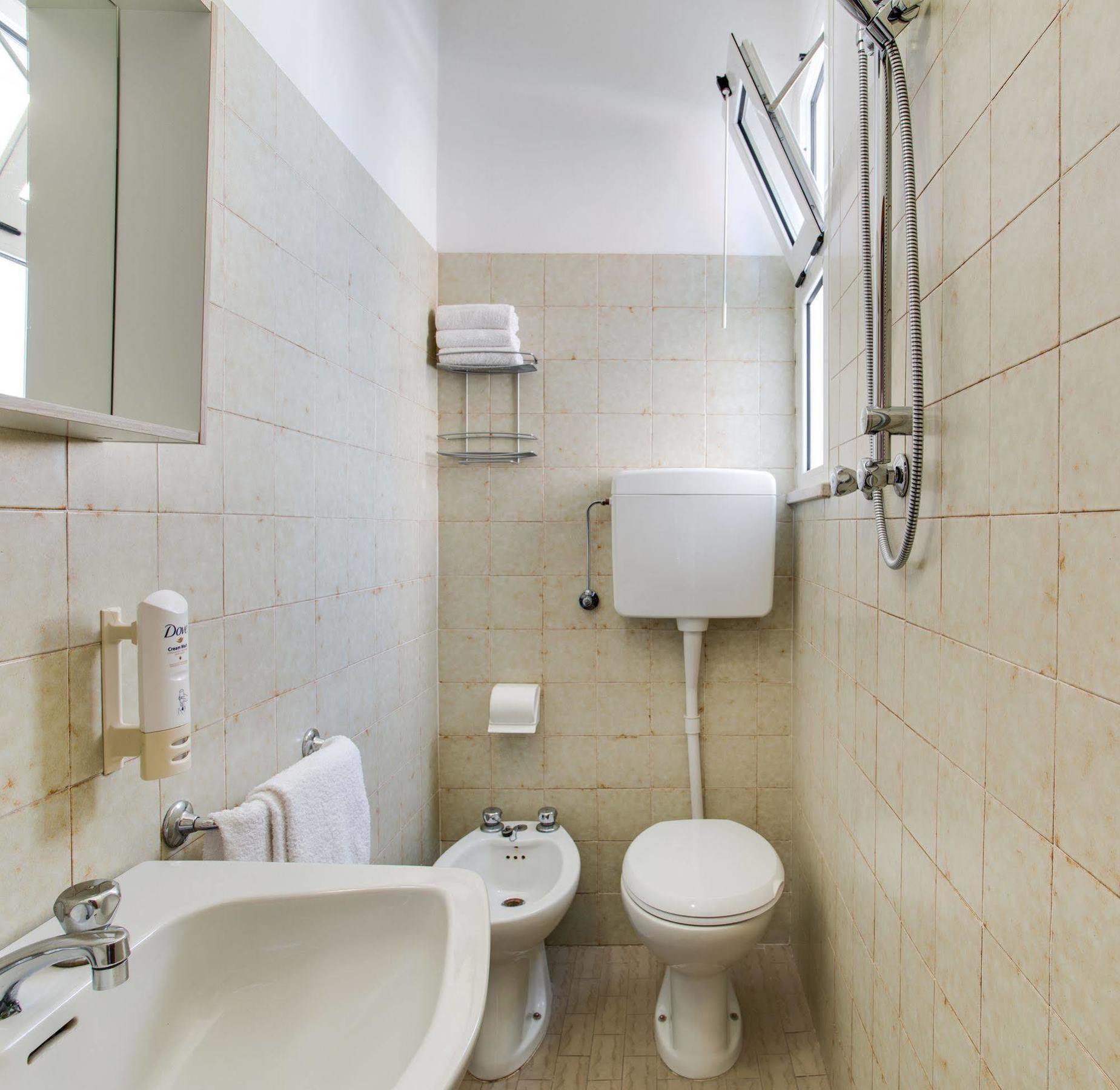 Hotel Villa Dei Gerani Rimini Bagian luar foto