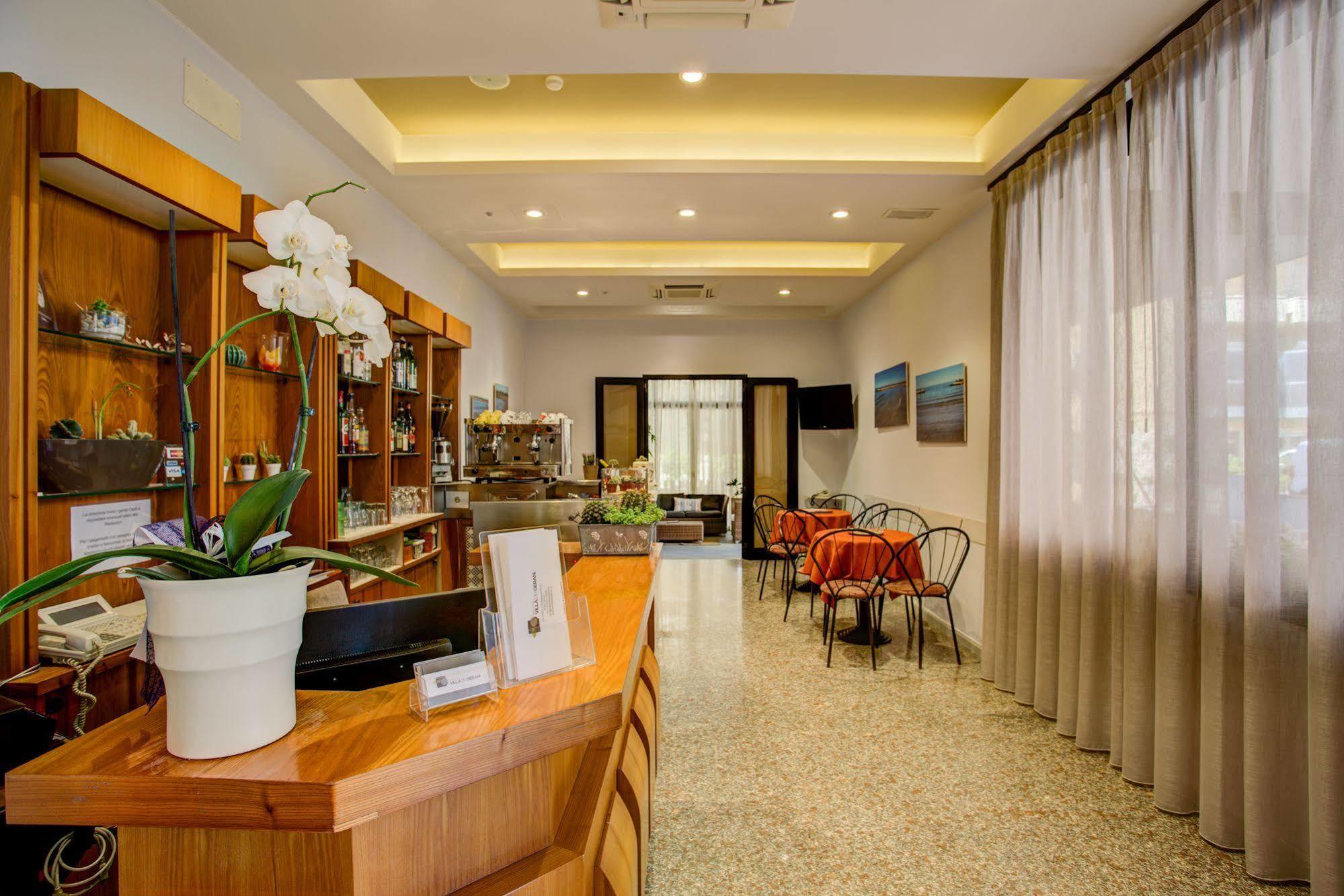 Hotel Villa Dei Gerani Rimini Bagian luar foto
